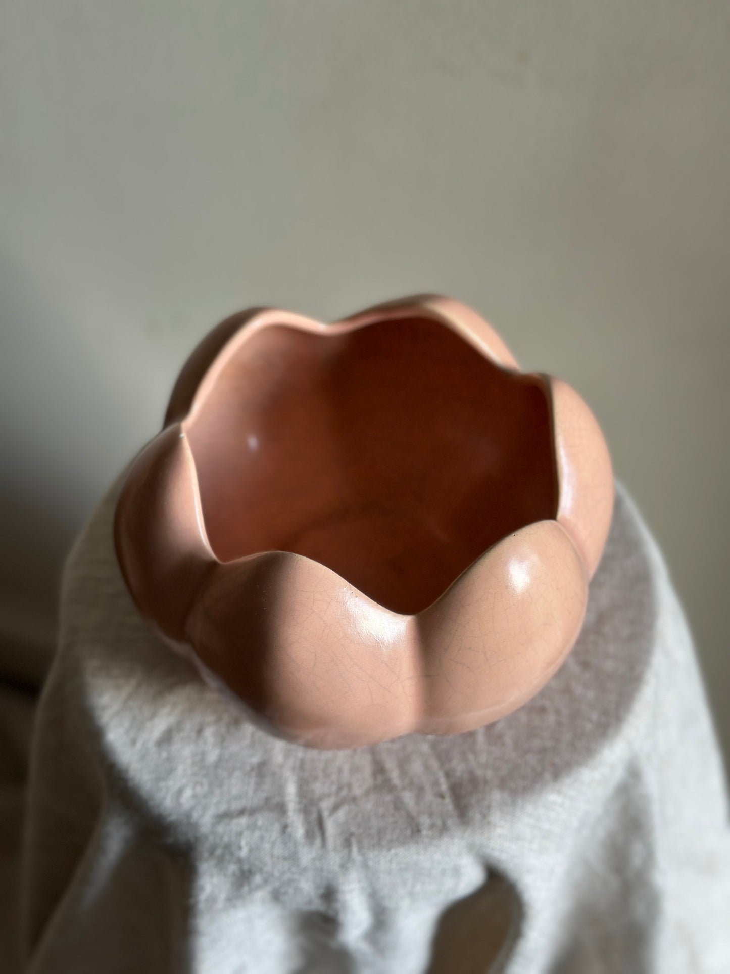 Peach Ceramic Scalloped Lotus