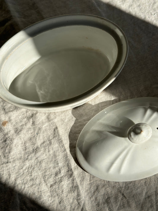 48 oz Oval Ironstone Lidded Dish