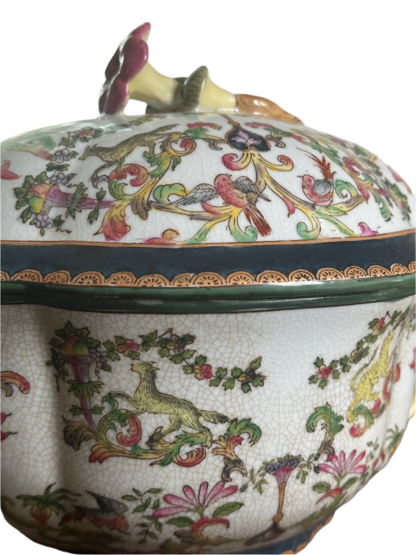 Hua Rong Tang Zhi Porcelain Lidded Tureen