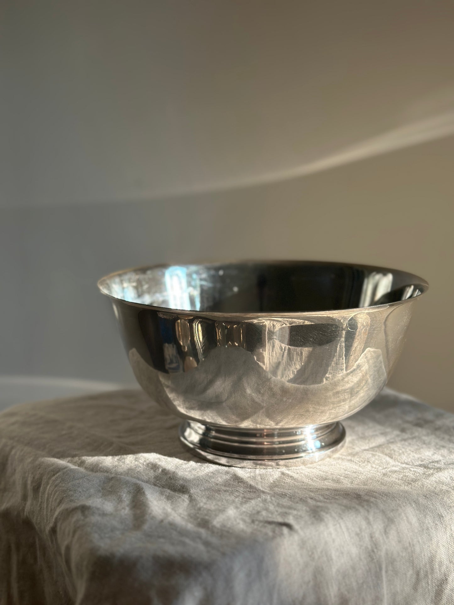 48 oz Silver Plate Bowl, Oneida 8”