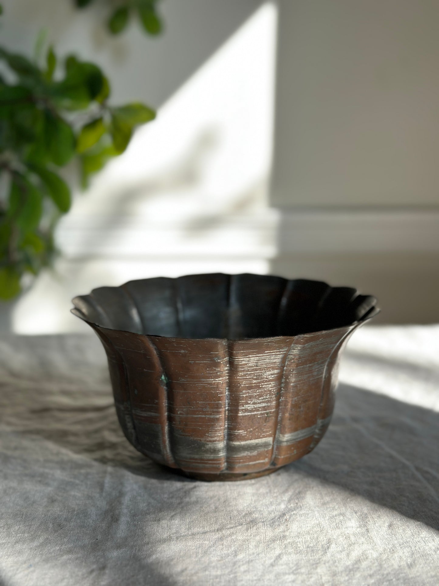 48 oz Fluted Scalloped Copper on Silver Metal Planter