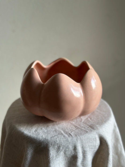 Peach Ceramic Scalloped Lotus