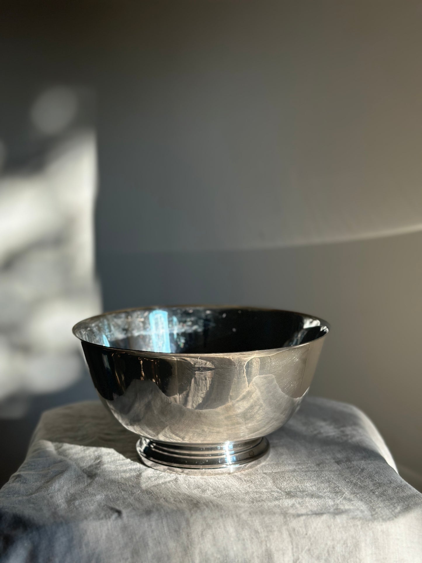 48 oz Silver Plate Bowl, Oneida 8”