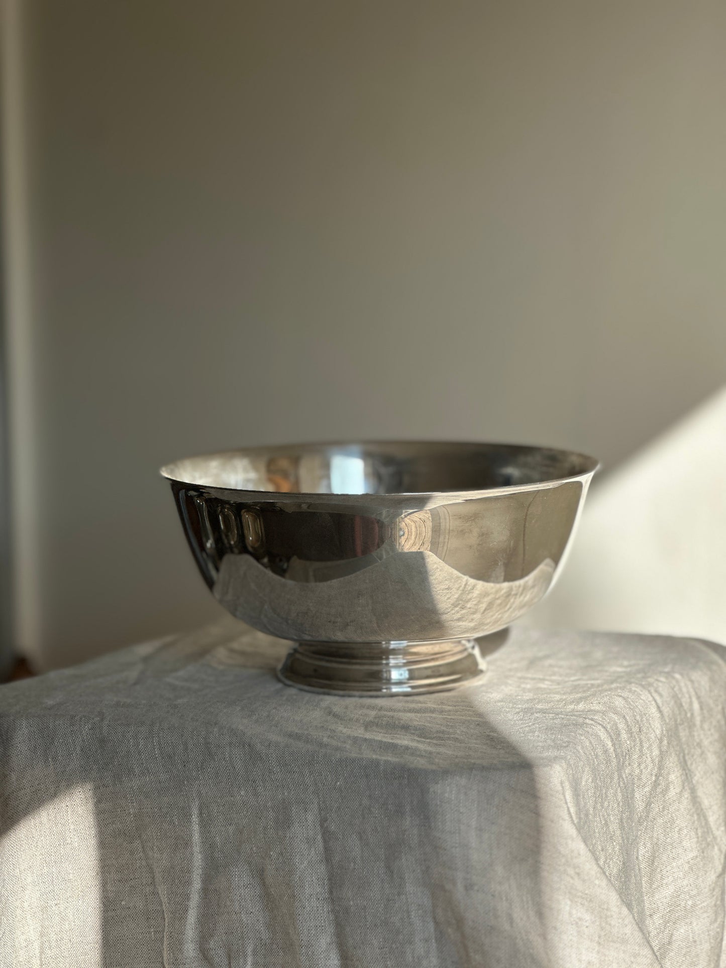 48 oz Silver Plate Bowl, Reed & Barton 8.5