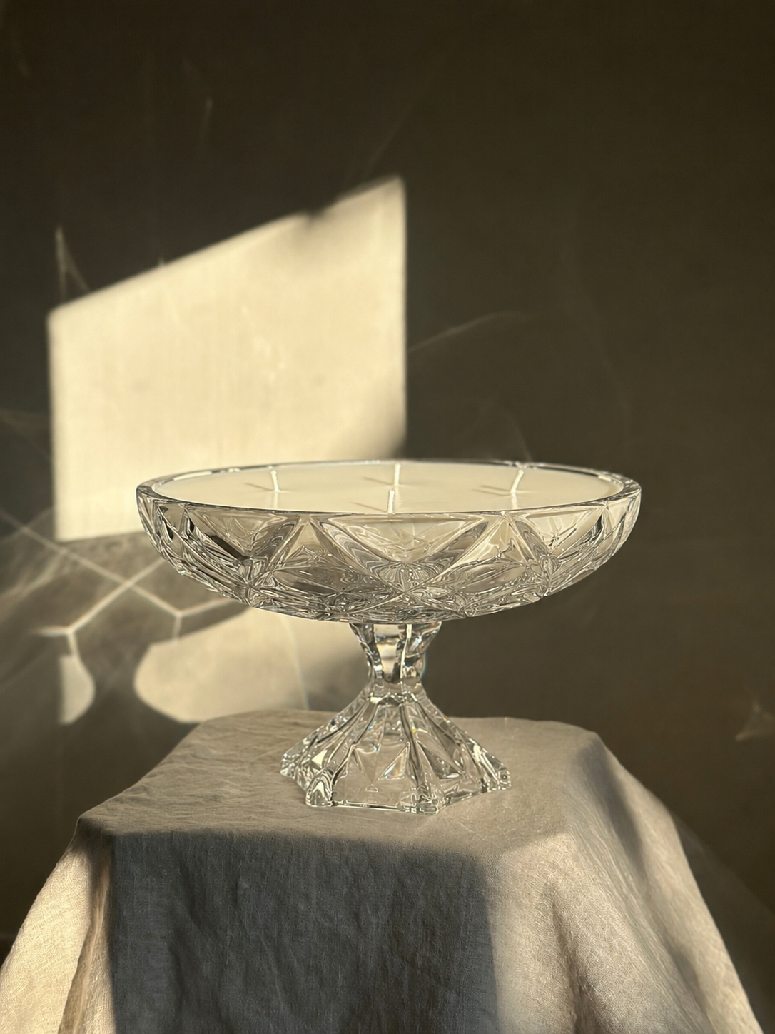 80 oz Brilliant Crystal Pedestal