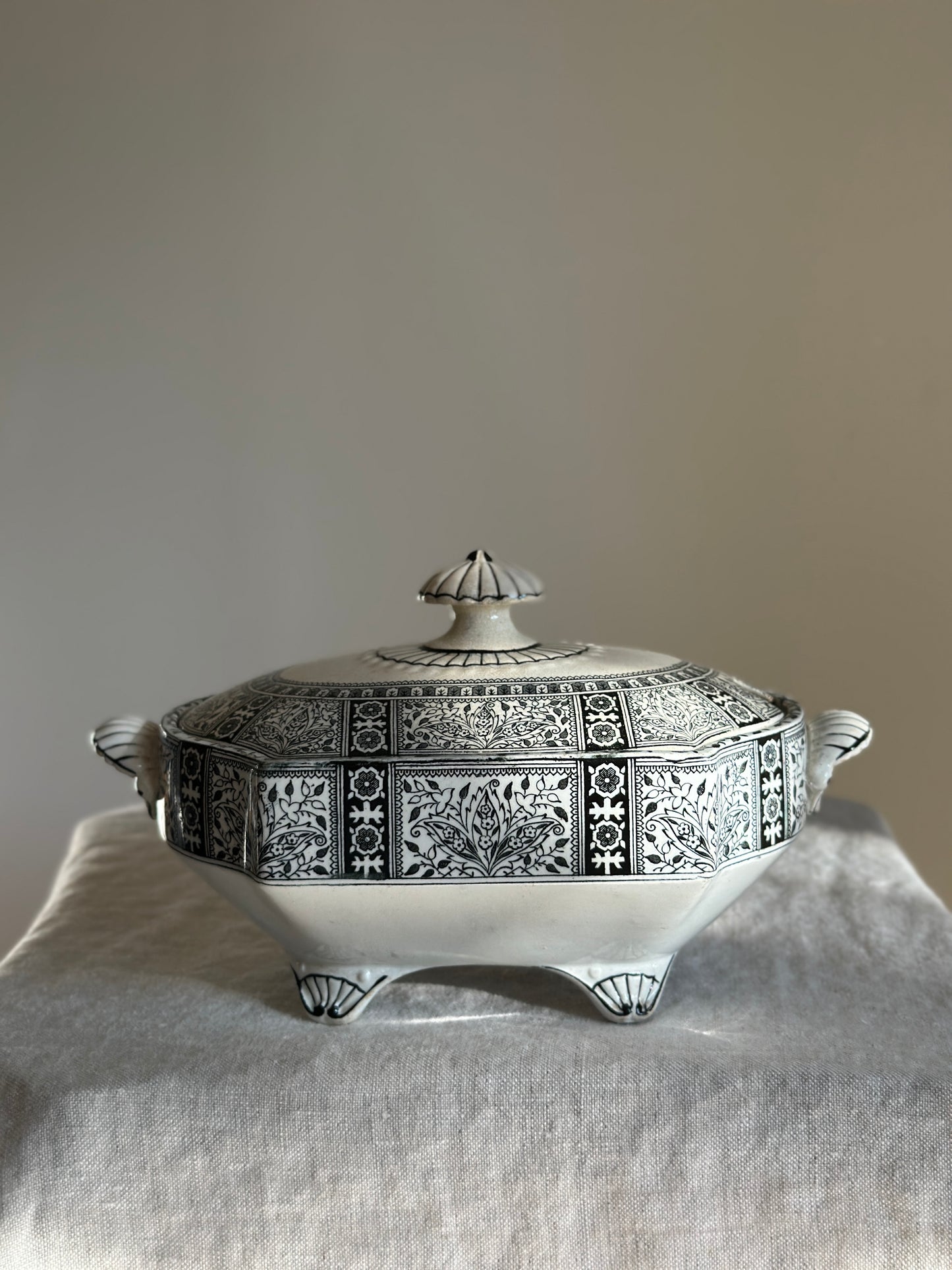 Antique, 1884 B.P.CO "Candahar" Lidded Tureen (Small)