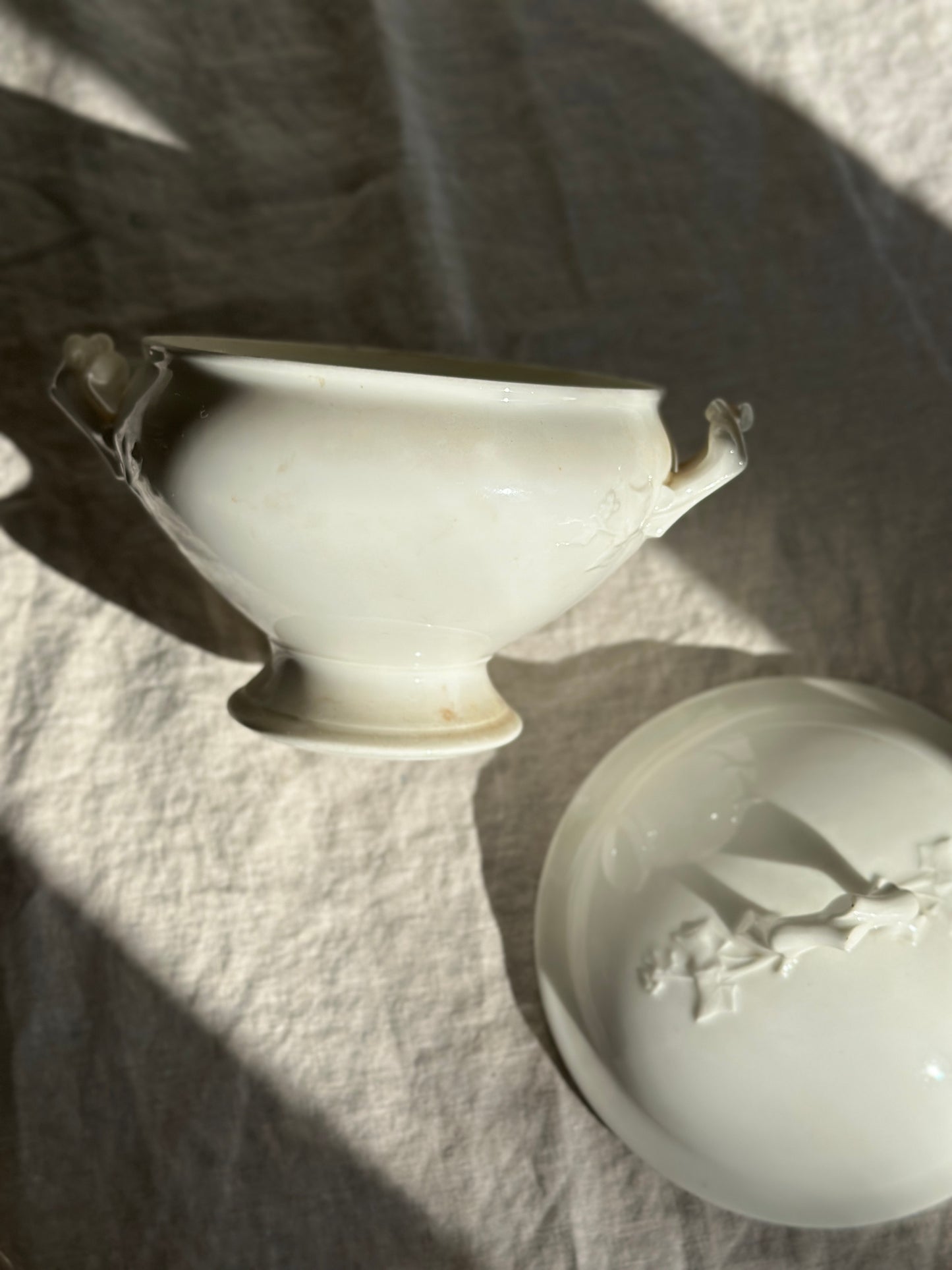48 oz Round Ironstone Lidded Tureen