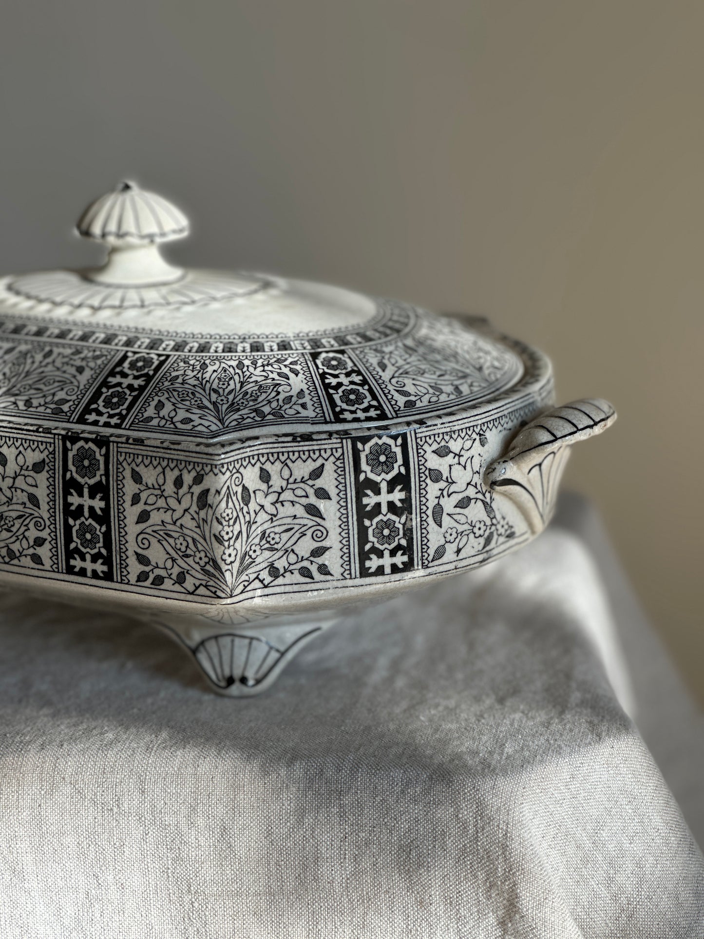 Antique, 1884 B.P.CO "Candahar" Lidded Tureen (Large)