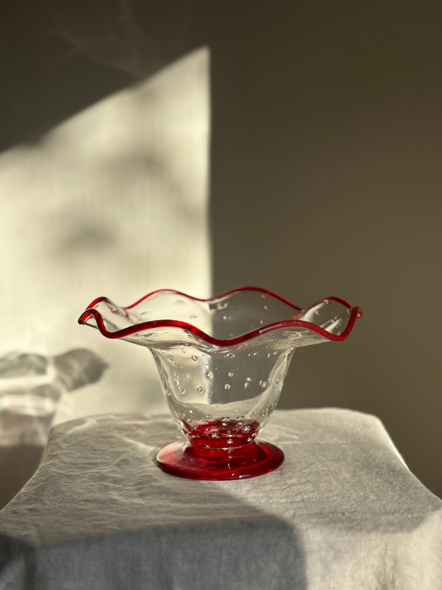 16 oz Red and Clear Glass Ruffle Pedestal w/ Bubble Detail