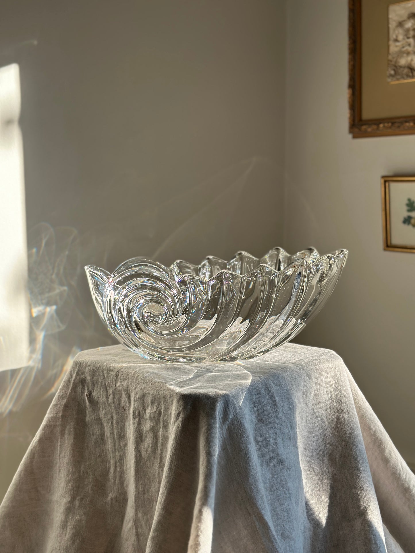 96 oz Brilliant Crystal Nautilus Shell Bowl