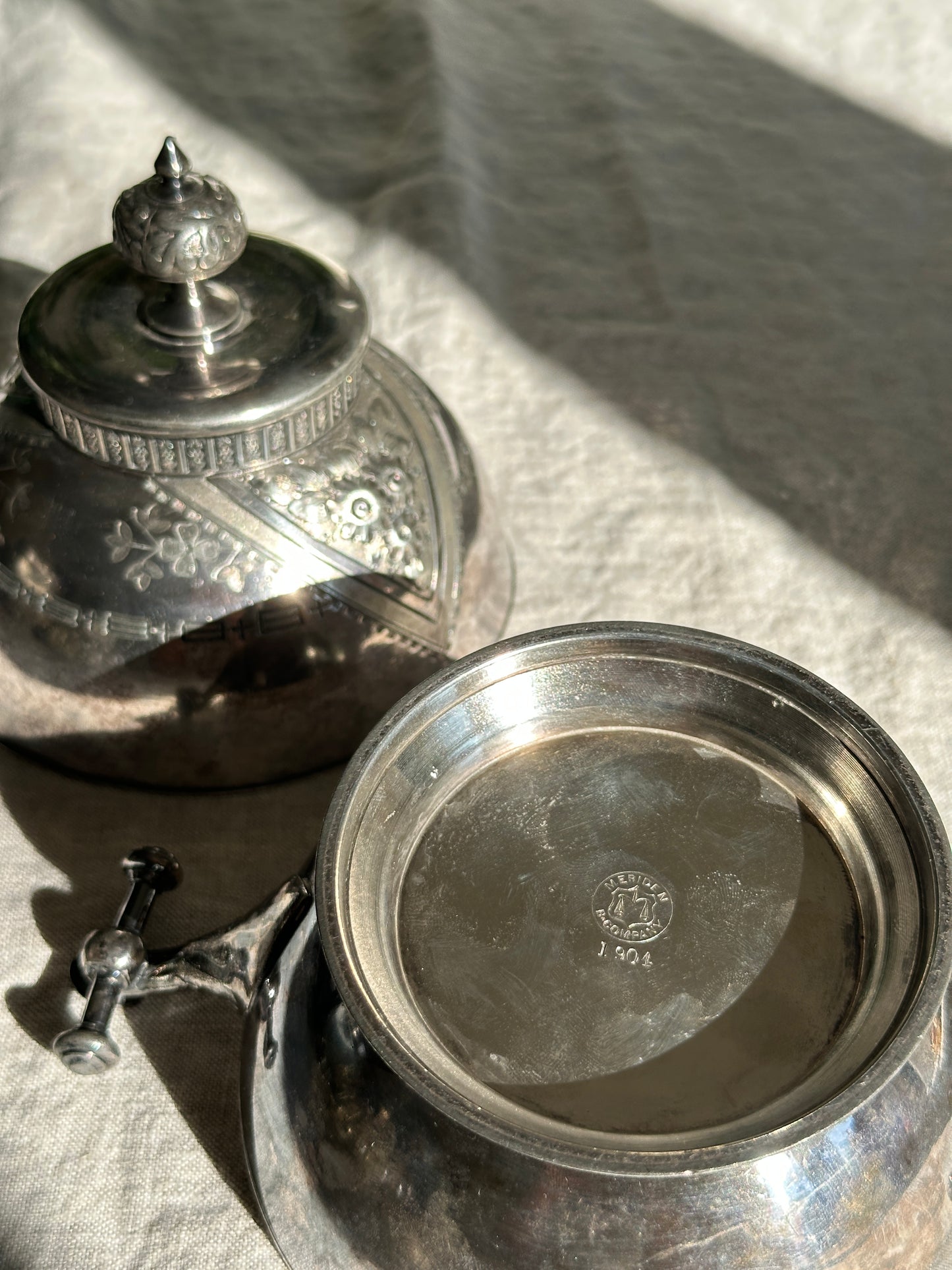 16 oz Antique Meridan Silver Plate Aesthetic Movement Butter Dish (disclaimers)