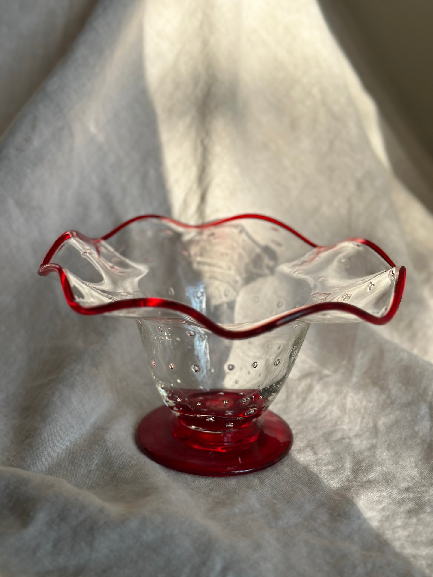16 oz Red and Clear Glass Ruffle Pedestal w/ Bubble Detail