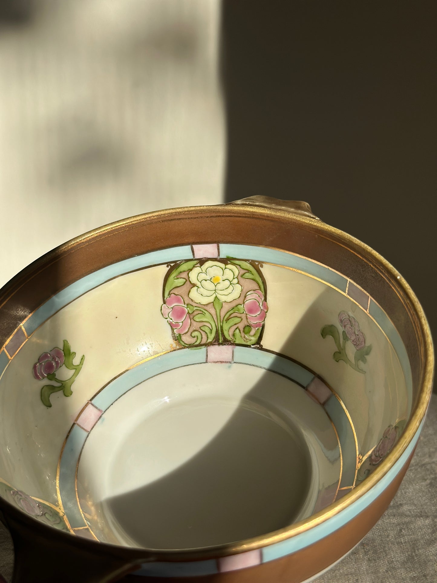 20 oz Nippon Bowl Color Block w/ Floral Interior