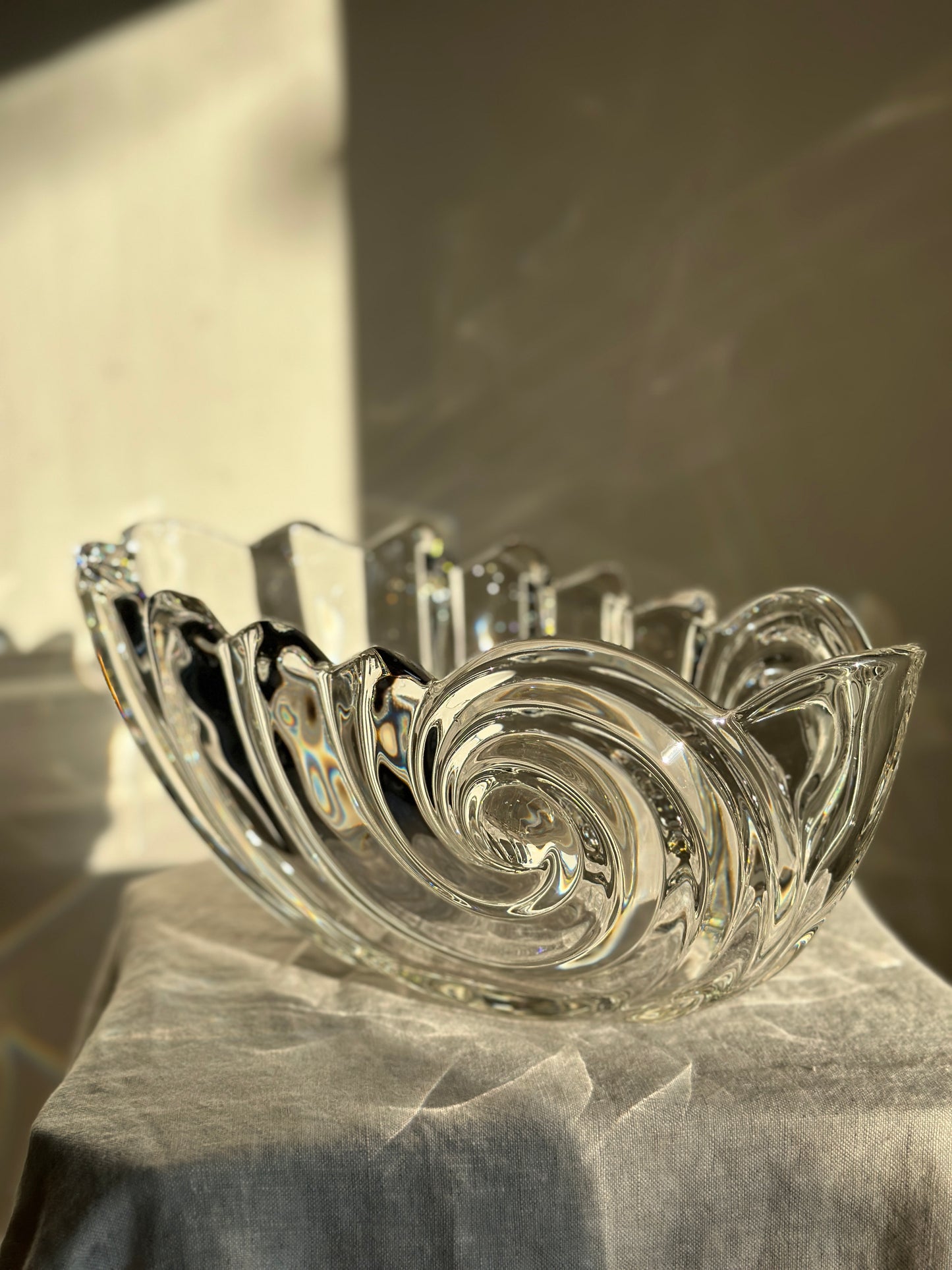 96 oz Brilliant Crystal Nautilus Shell Bowl