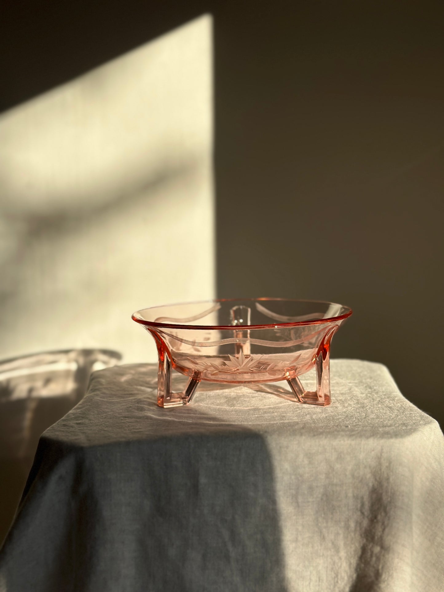 24 oz Pink Depression Glass Art Deco Style Bowl, Etched Floral Detail