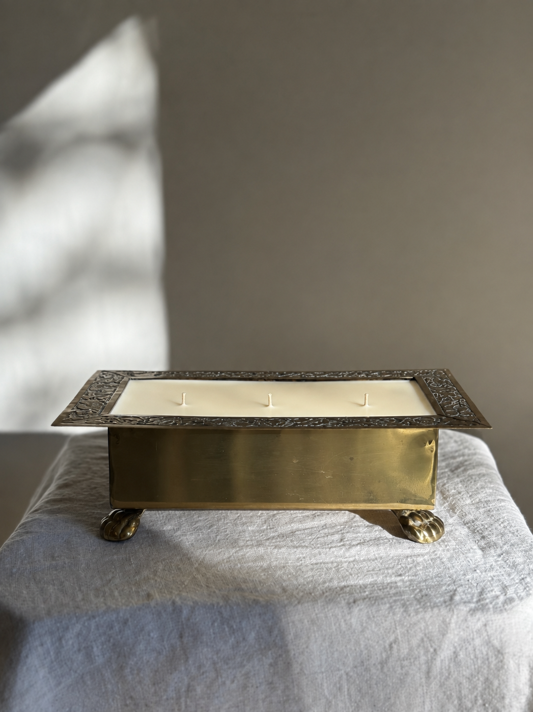 32 oz Embossed Brass Planter w/ Lion Paw Feet